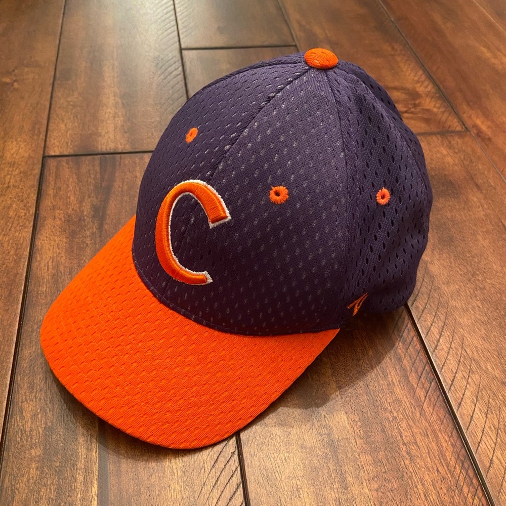 Clemson baseball replica cap.  Youth flex fit size. Good condition.